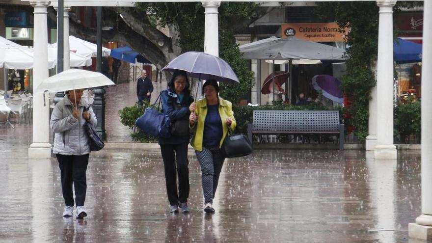 Los ayuntamientos de la Ribera suspenden las clases por las fuertes lluvias