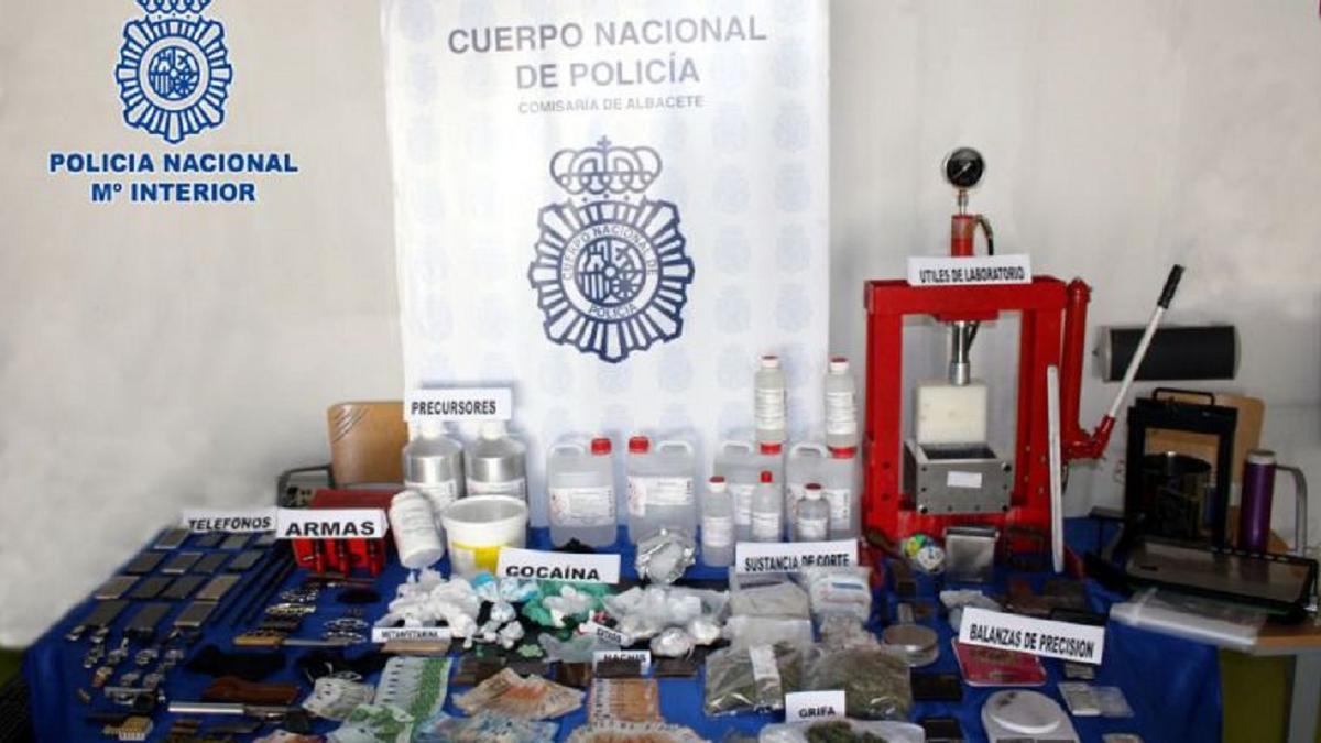 Material decomisado en la operación desplegada por la Policía Nacional de Albacete en 2017 en el marco de la operación.