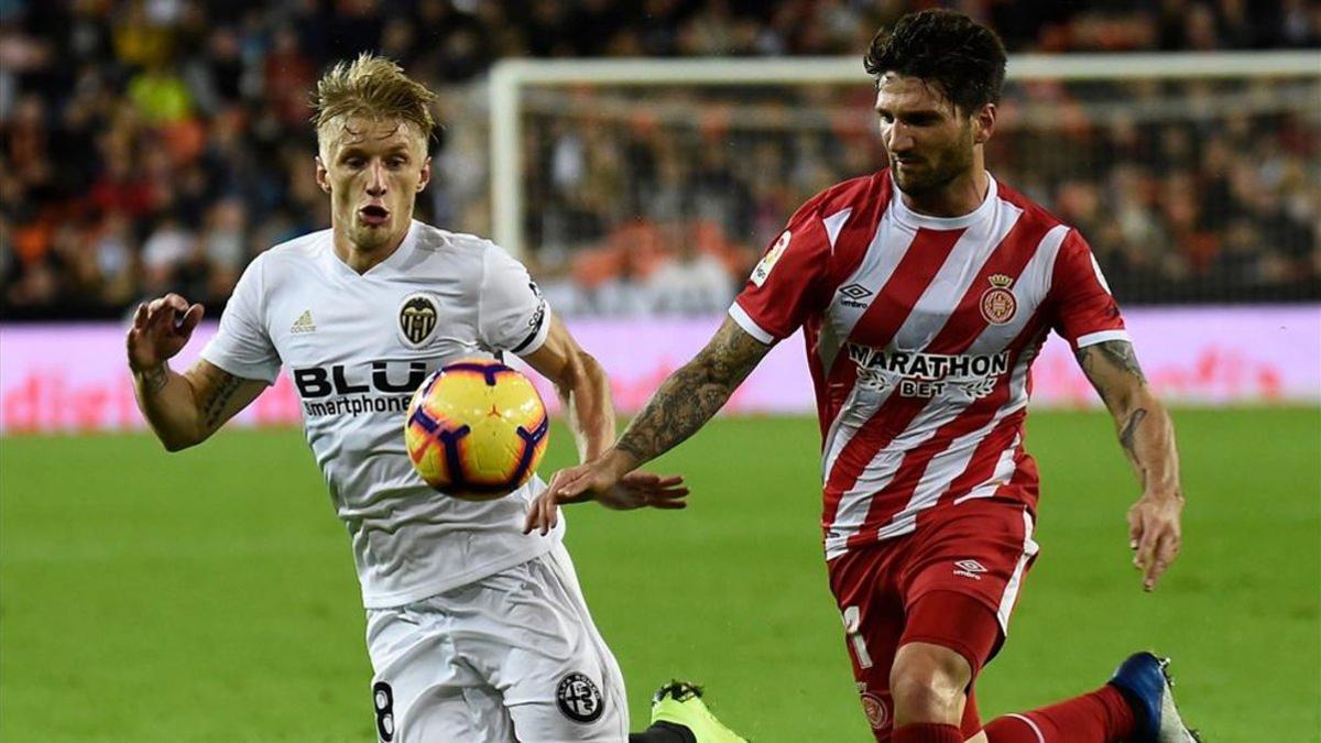 La lesión de Carles Planas deja al Girona sin banda izquierda natural