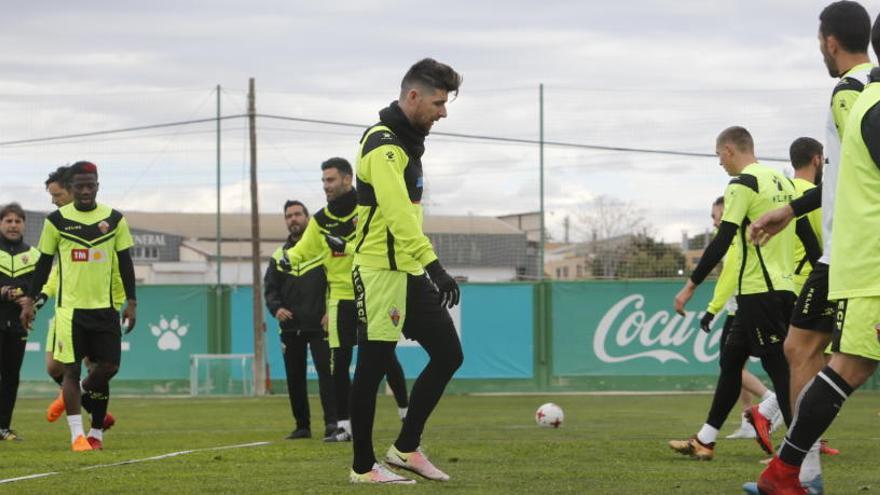 Javi Flores, esta mañana, en el entrenamiento del equipo en el Anexo.