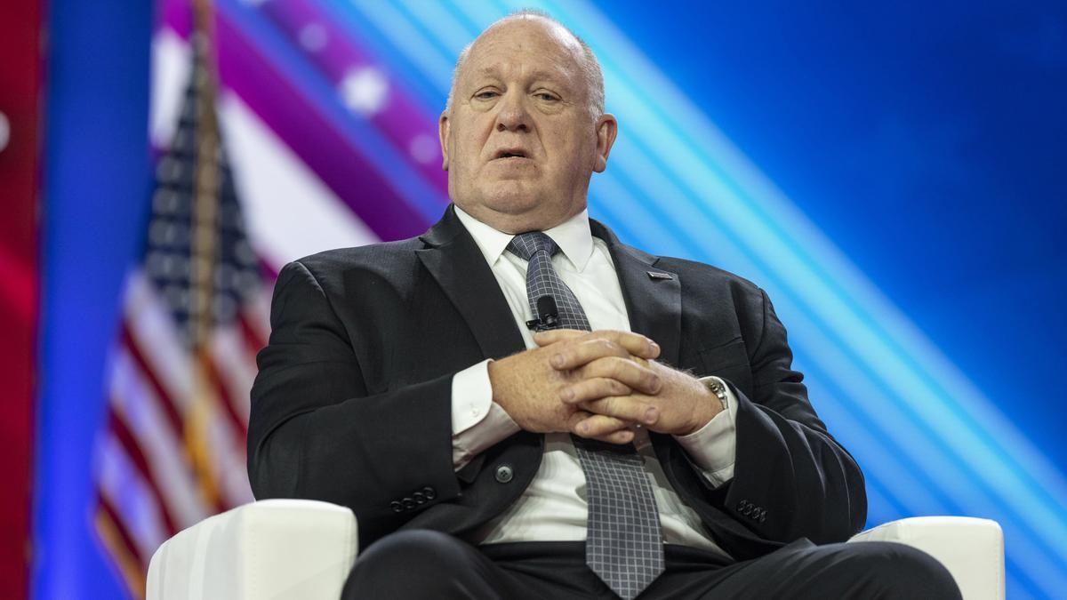 Archivo - El exdirector interino del Servicio de Migración y Control de Aduanas de EEUU Tom Homan