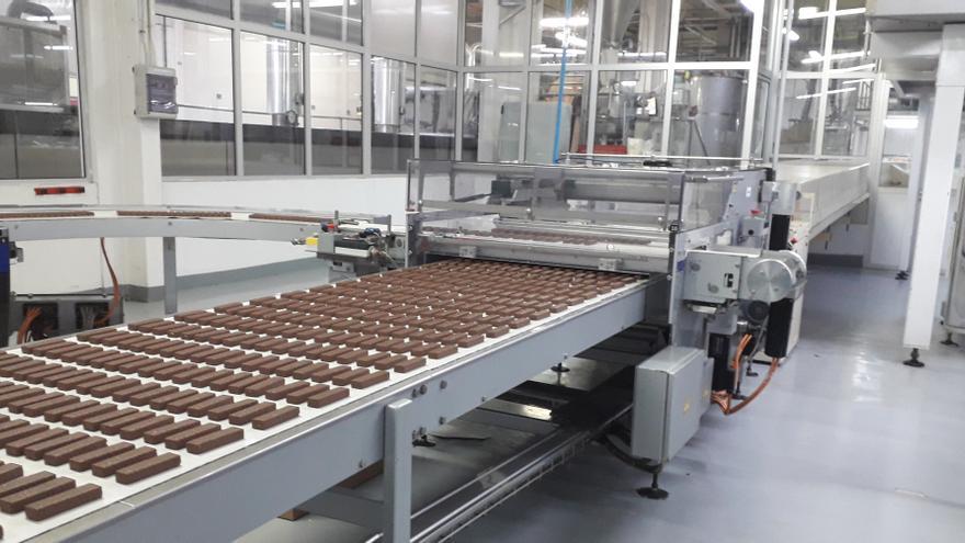 Así se elaboran las chocolatinas más conocidas de Canarias: &quot;¡420 ambrosías por minuto!&quot;