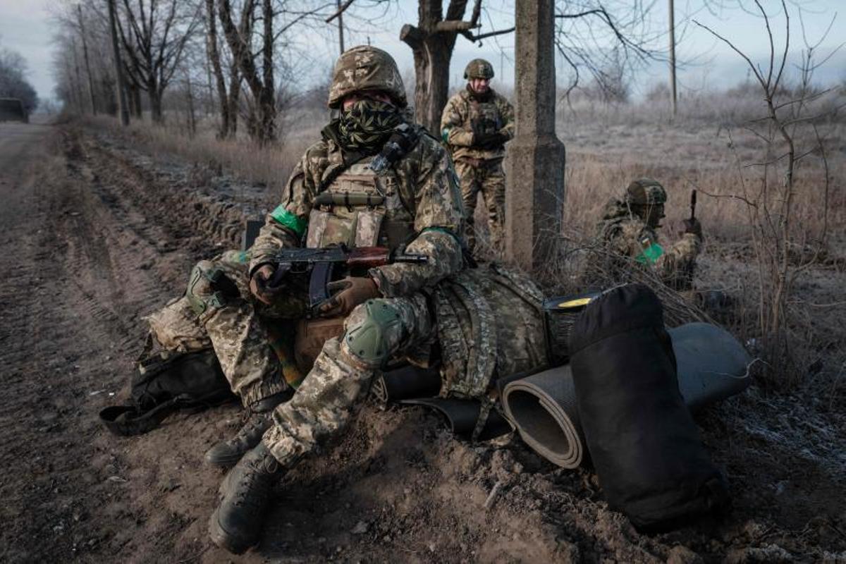 Últimas imágenes de la guerra con frio, destrucción y incerteza en Ucrania