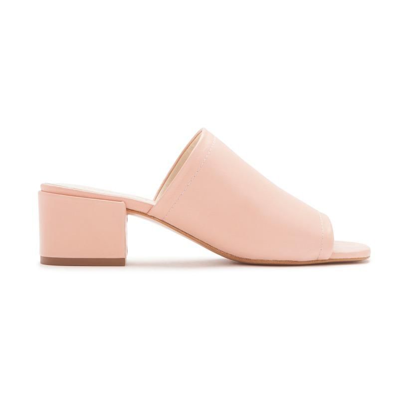 Mules para el verano, en color rosa de Bimba & Lola (97€)