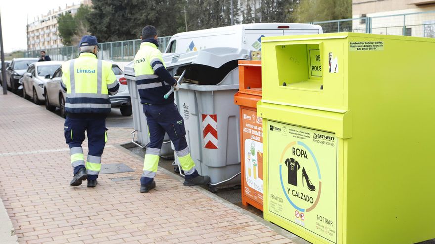 La recogida de vidrio en Lorca cambia de hora para no molestar a los vecinos