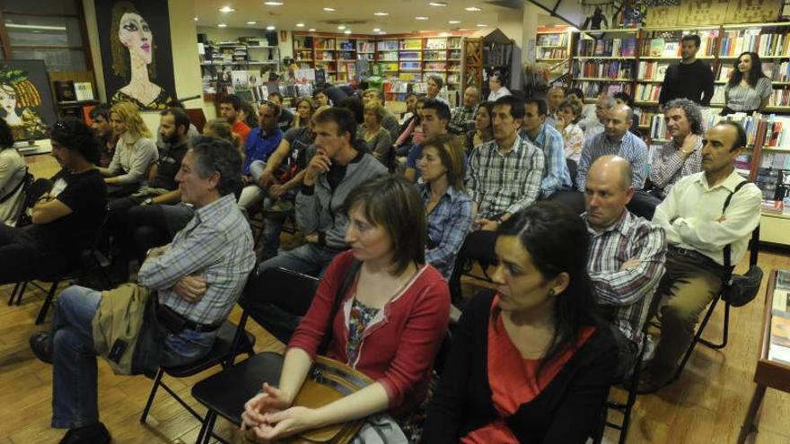 Ayuda a Safané, en la librería Argot