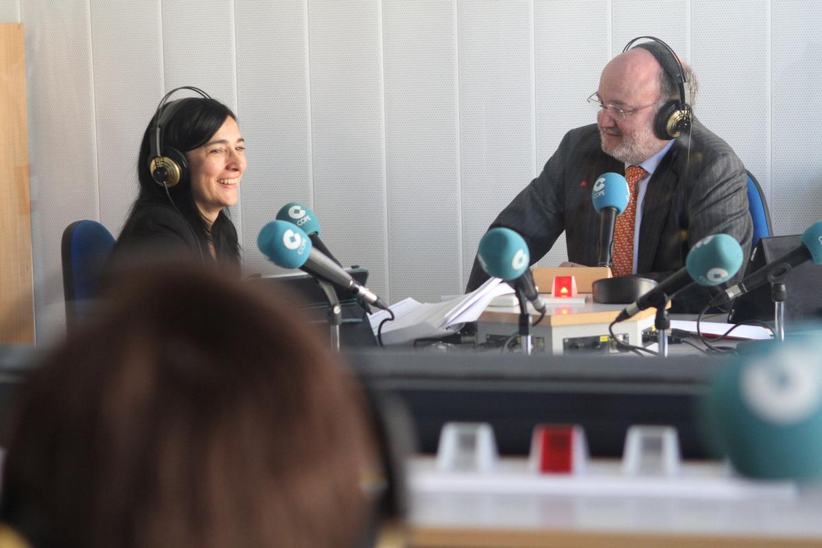 CESAR LUMBRERAS , DIRECTOR DE LOS PROGRAMAS LA ATALAYA Y AGROPOPULAR EN LA COPE acompañado de la zamorana PILAR CISNEROS