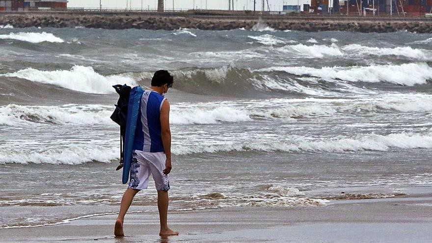 La DANA mantiene la amenaza de fuertes tormentas en el litoral de Valencia