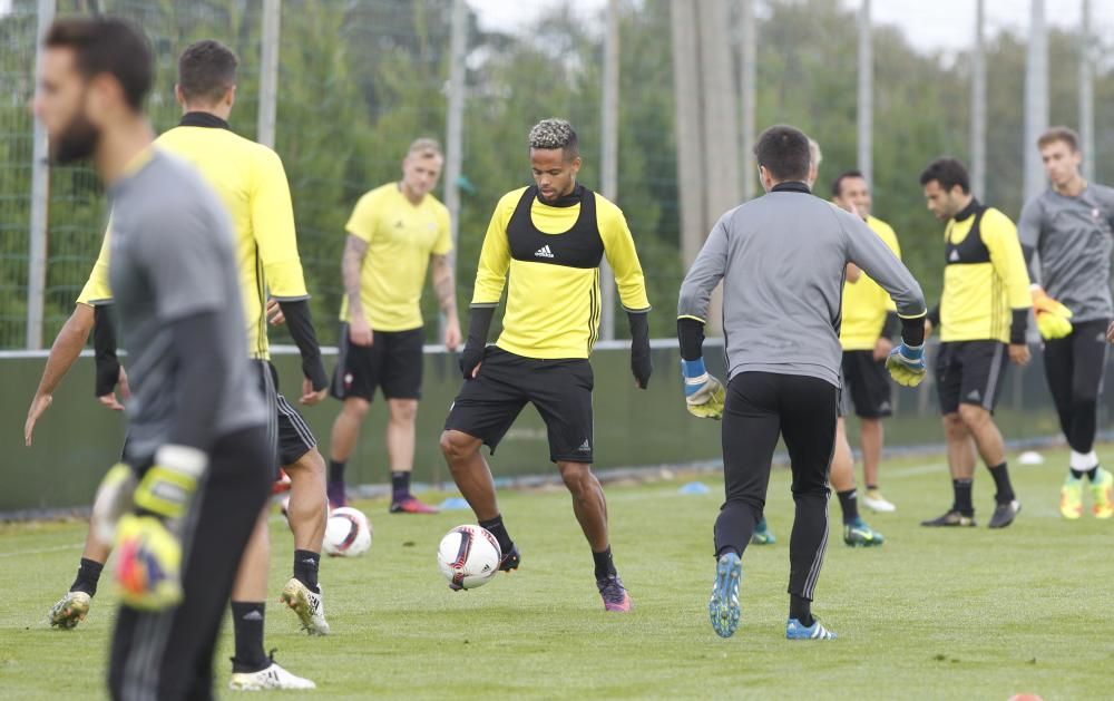 Entrenamiento del Celta antes de enfrentarse al Ajax // R.Grobas