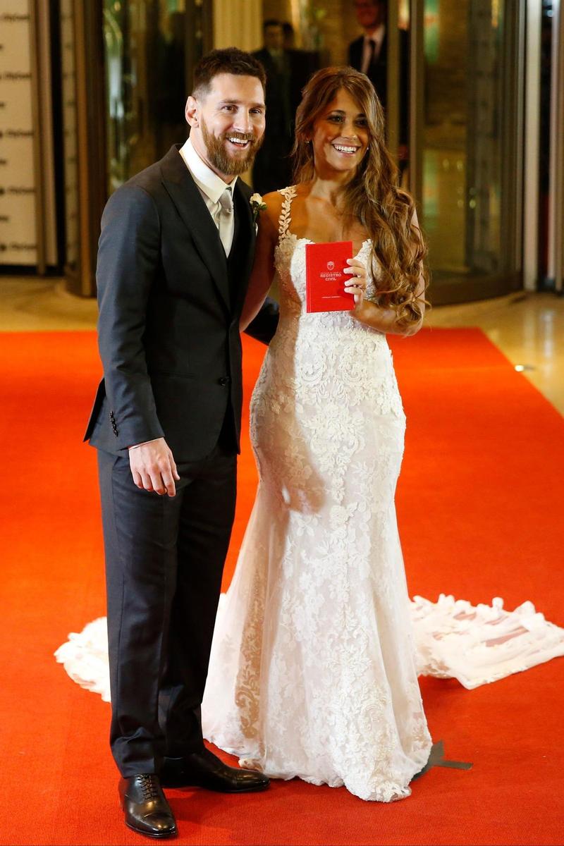 Leo Messi y Antonella Roccuzzo tras darse el 'si, quiero'