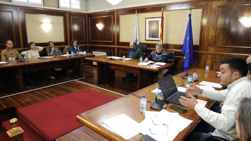 Lamazares defendió la modificación de las cuentas. |  Bernabé/J.L.