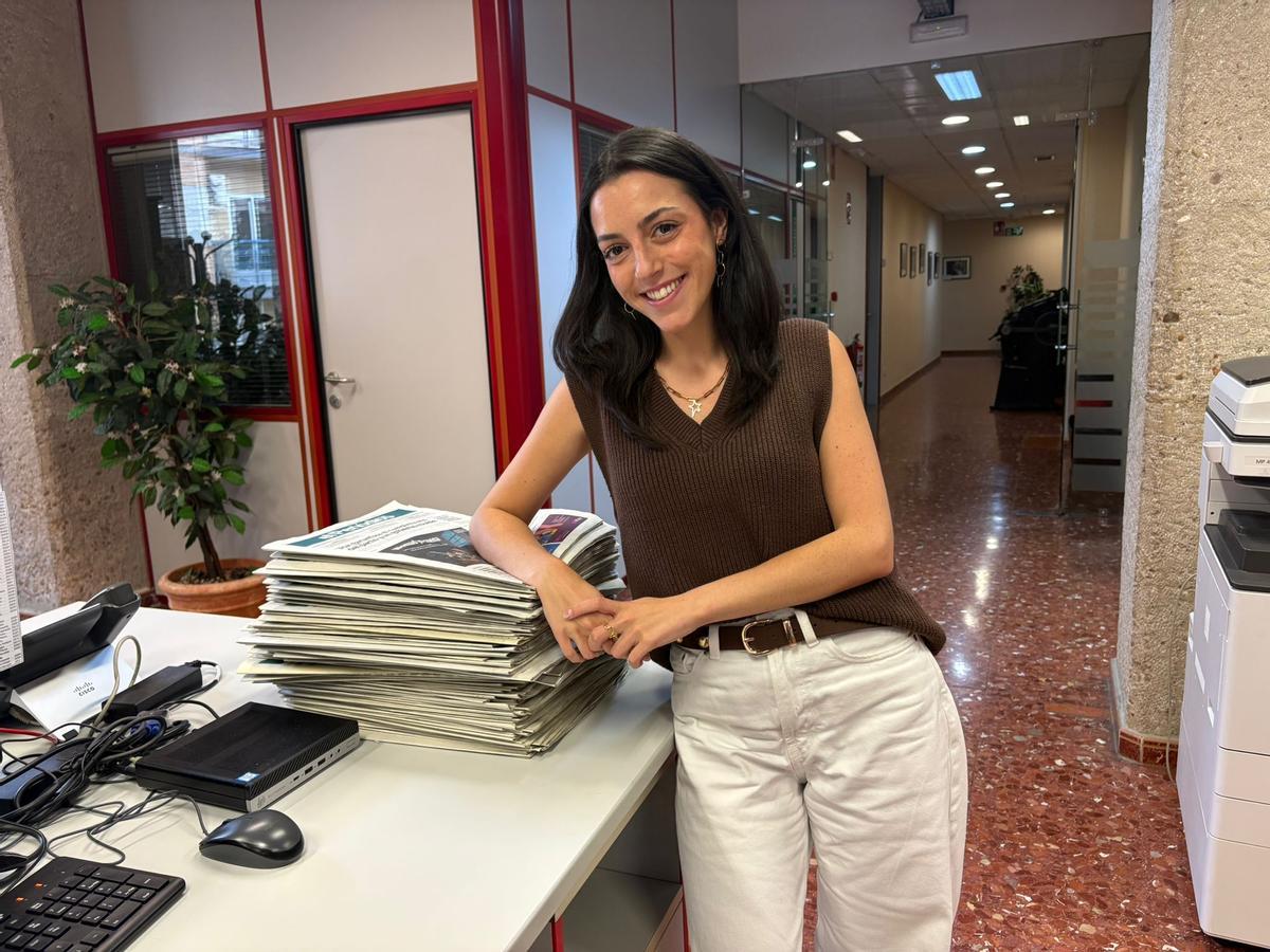 Rocío Muñoz, periodista de El Periódico Extremadura, en la redacción de la sede central de este diario.