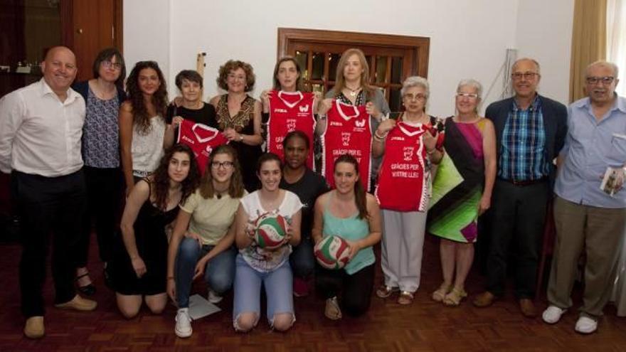 Xàtiva reconoce los éxitos del club de voleibol