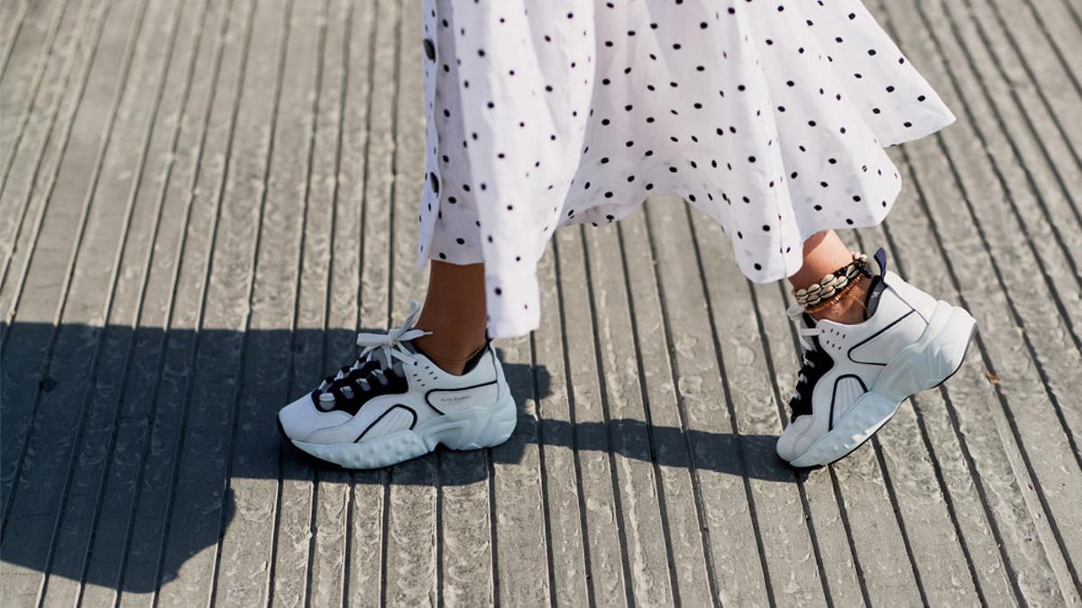 Las shoes' son las zapatillas que llevaban nuestros padres en los 90 ahora son tendencia - Woman