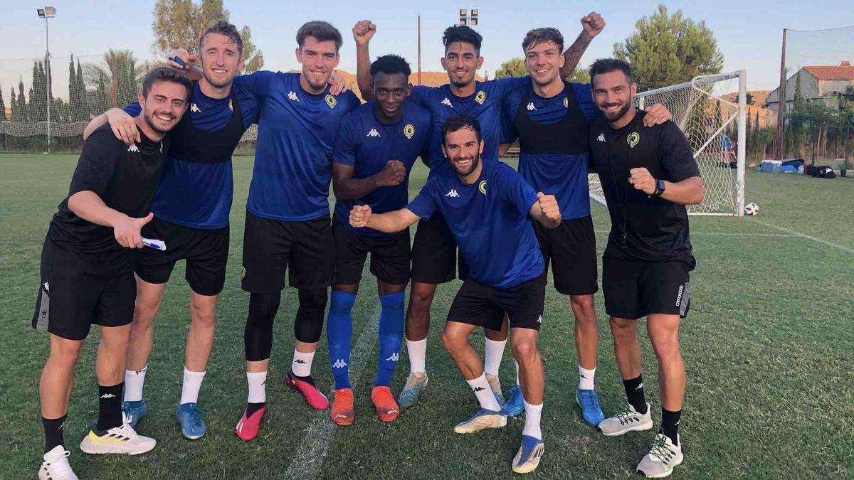 Jugadores del Hércules en un entrenamiento en Fontcalent