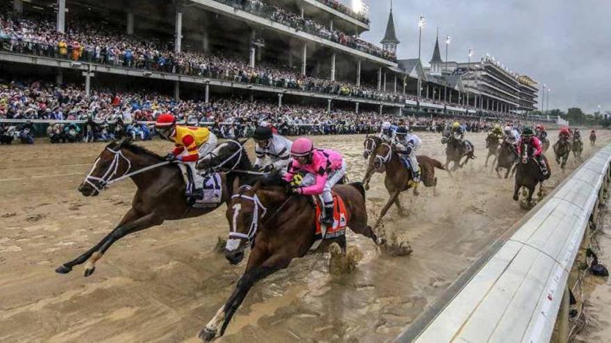 El hipódromo en el que se corre el Derby de Kentucky para las carreras tras morir 12 caballos