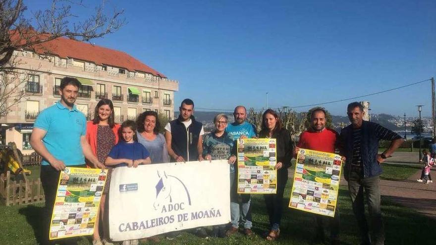 Cabaleiros de Adoc y concejales de gobierno en la presentación de la Xuntanza Cabalar. // Gonzalo Núñez