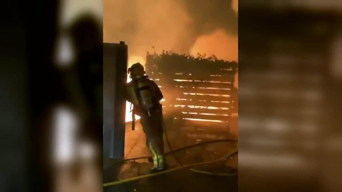 Incendio de una casa de madera en Vacarisses (Barcelona)