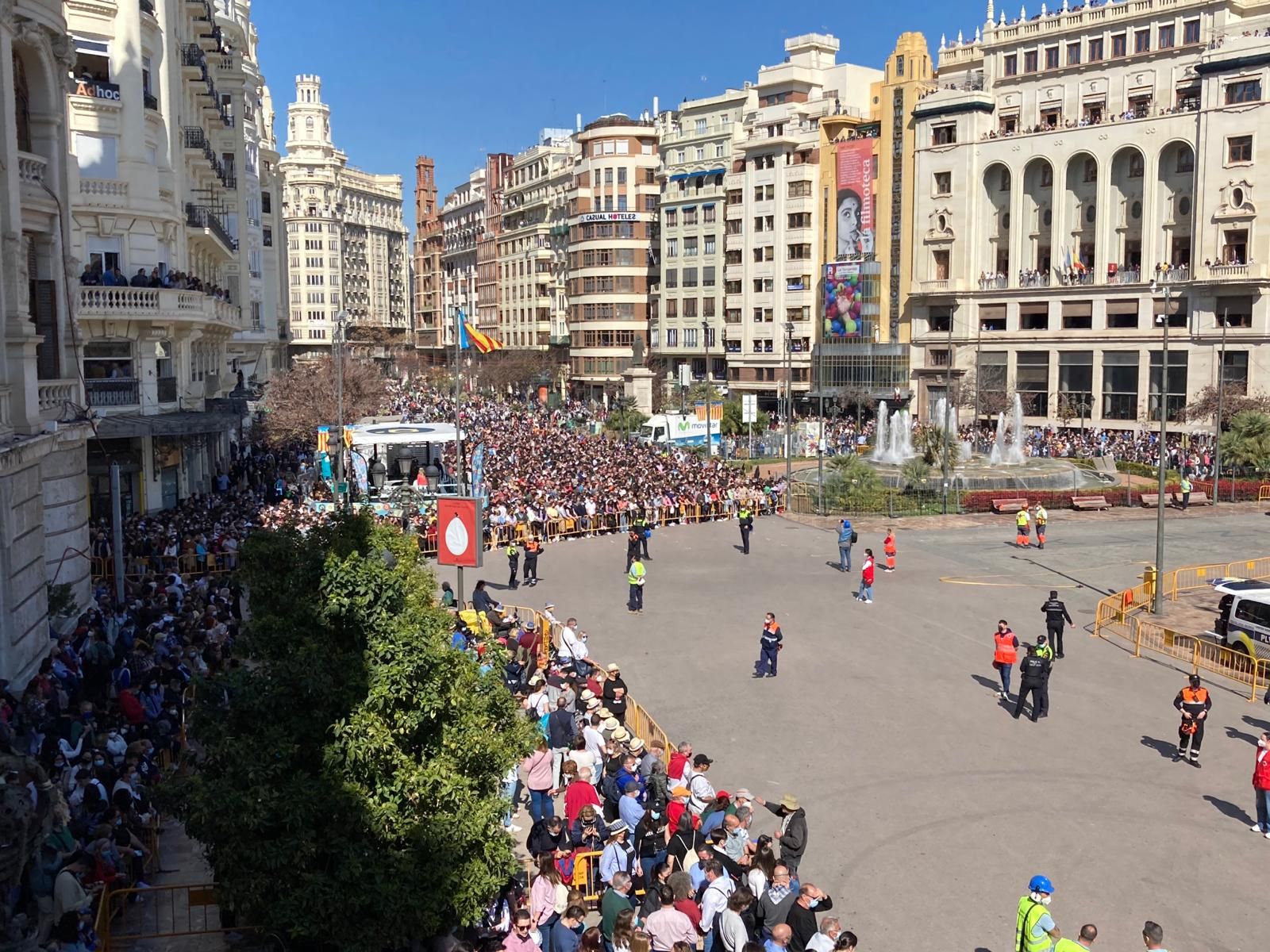 Fallas 2022. Palco del día 1. La ciudad, a sus pies