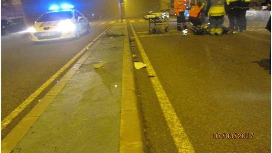 Un hombre resulta herido al caer de una moto en Badajoz