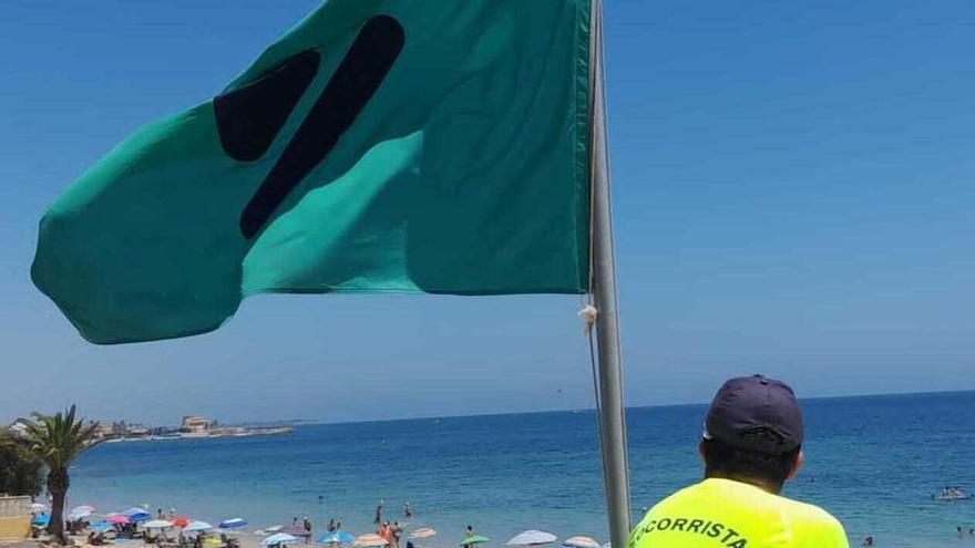 Reabre la playa de Las Villas de Pilar de la Horadada tras desaparecer la contaminación fecal