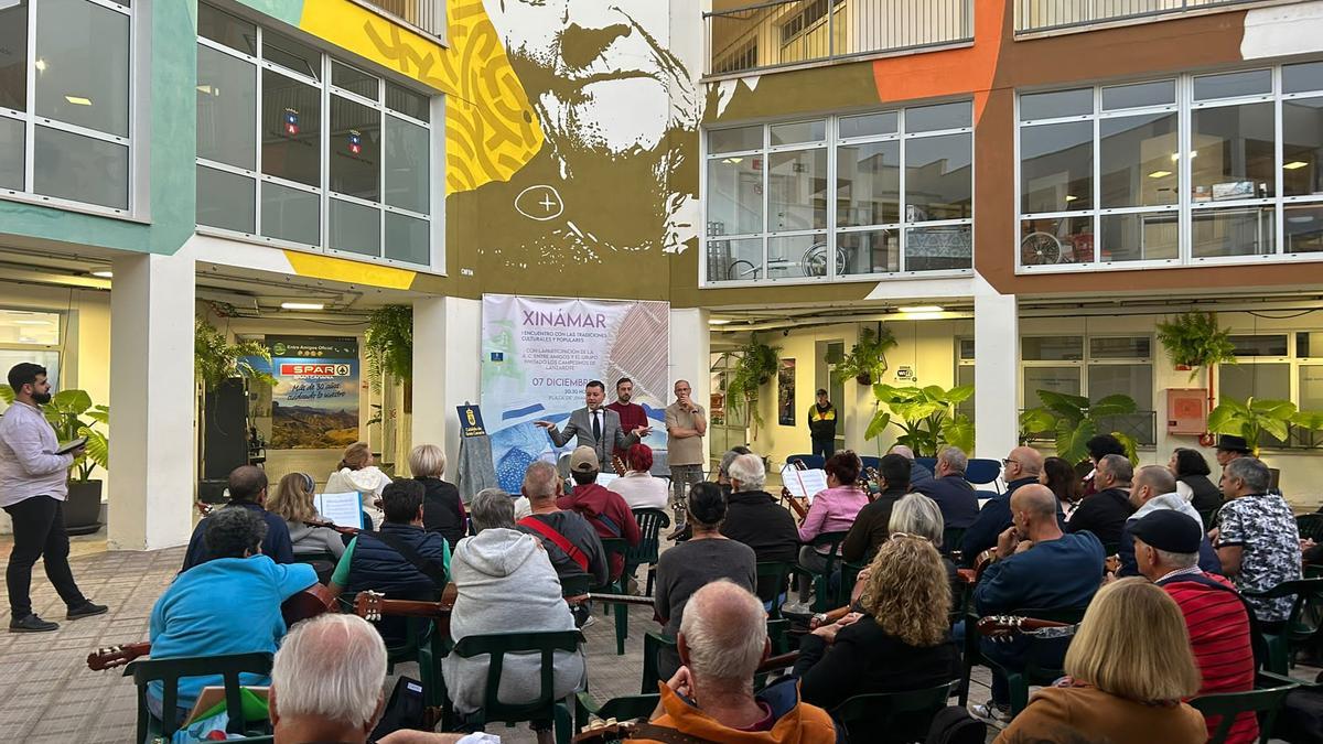 Tedodoro Sosa, Juan Antonio Peña y Suso Santana en el Centro Cívico de Jinámar.