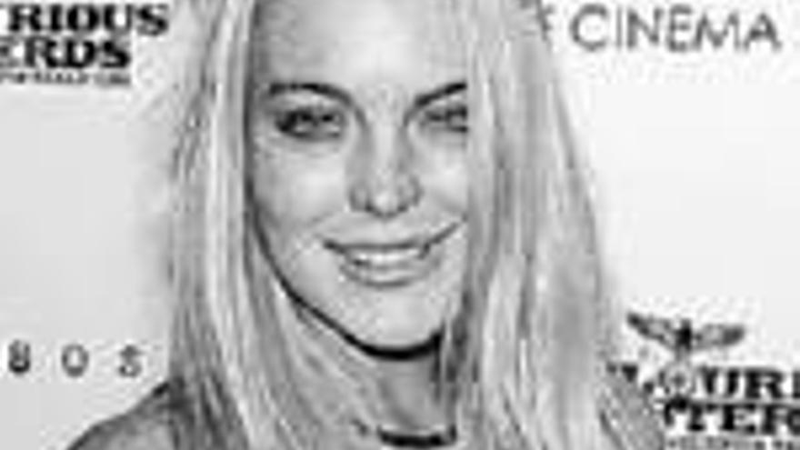 Lindsay Lohan
: LA ACTRIZ ECHA DE UNA DISCO A TODOS LOS HOMBRES