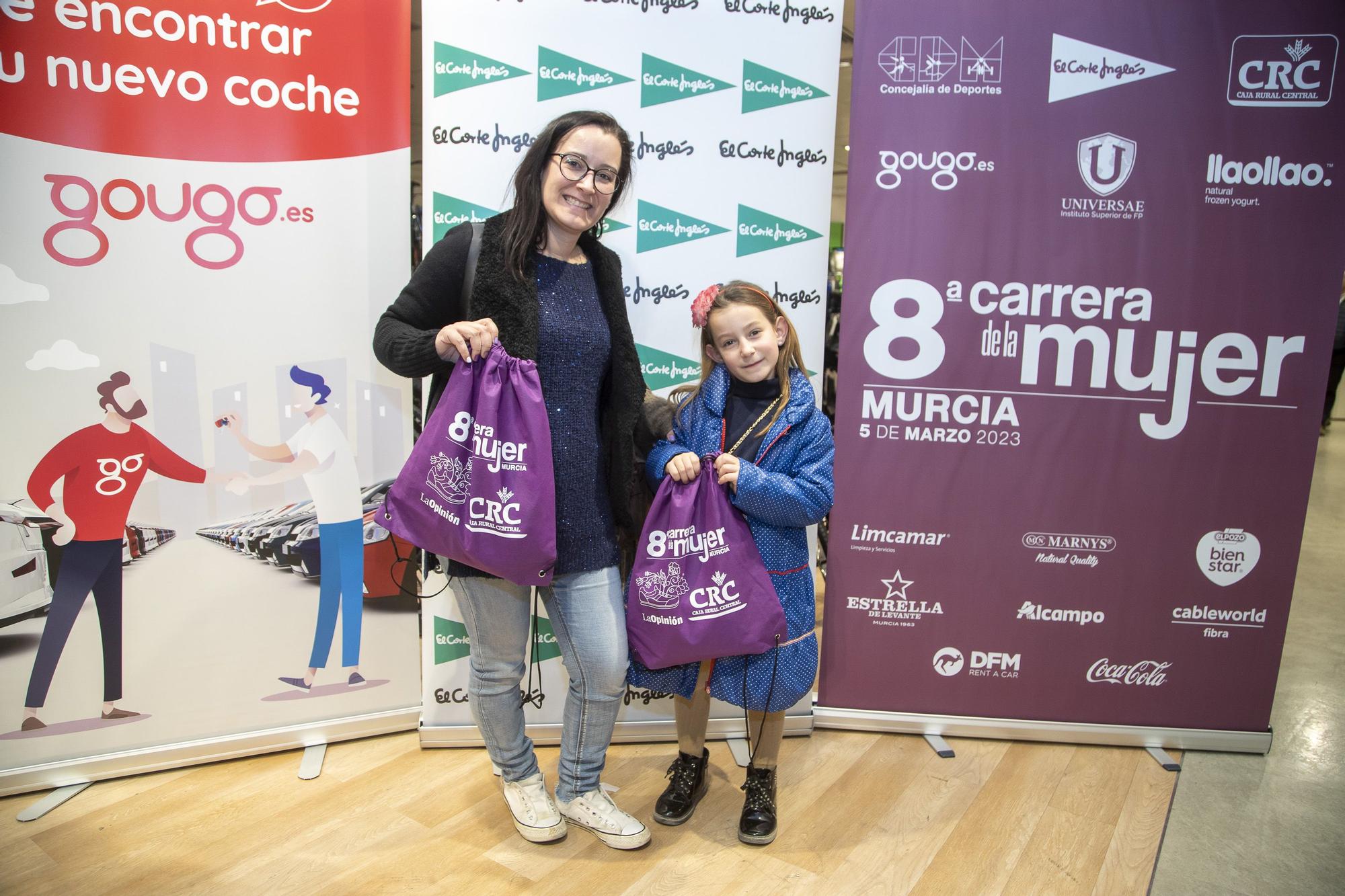 Entrega de dorsales de la Carrera de la Mujer (viernes por la tarde)