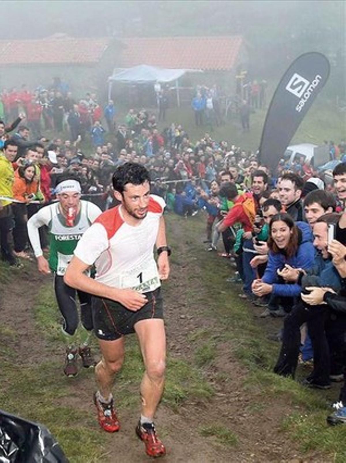 Kilian Jornet, entre aplaudiments en un ’trail running’ el mes passat.