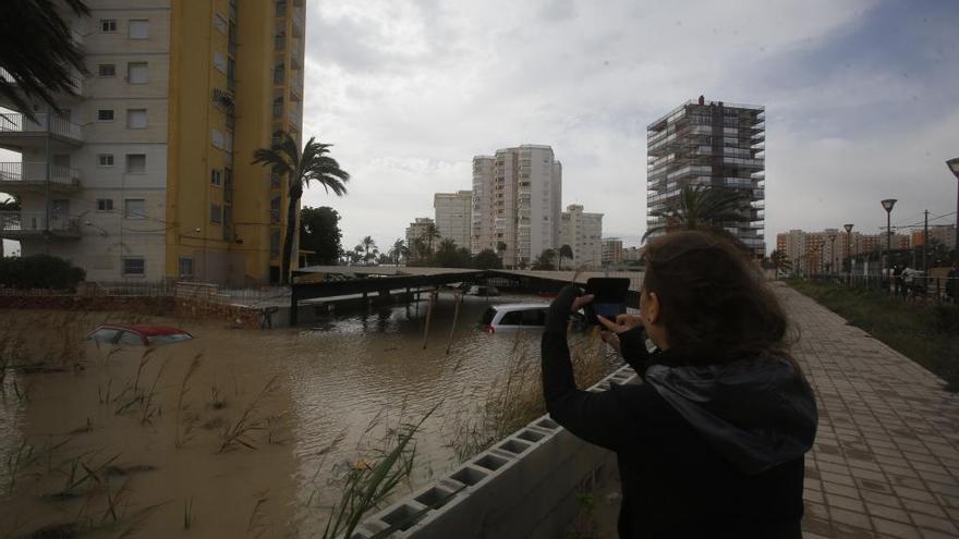 Fotografía de archivo de las inundaciones en Playa de San Juan en marzo de 2017.