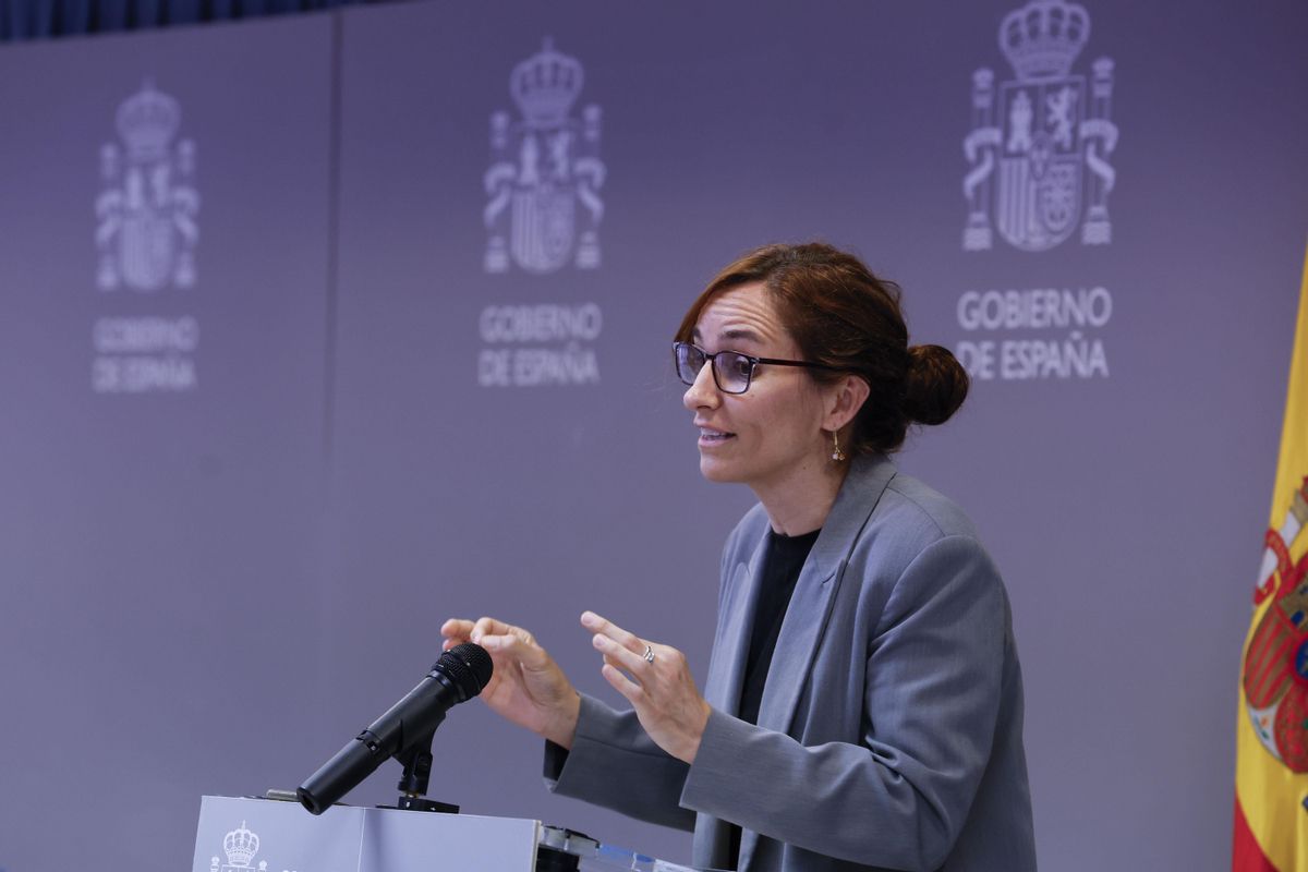 Mónica García tajante con el marco legal de los residentes: No nos vamos a saltar la ley