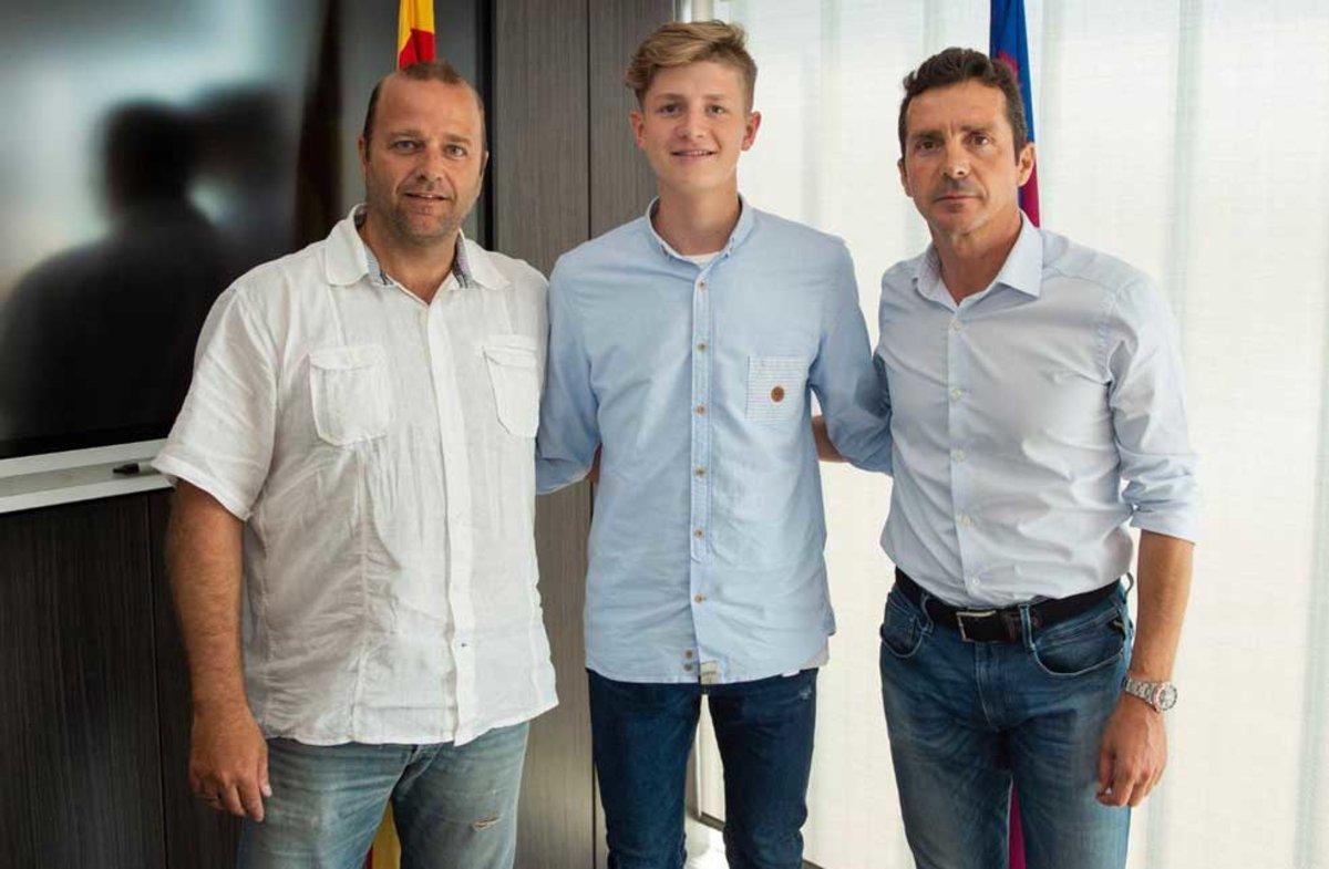 Pelayo Fernández firma por cinco años con el Barça