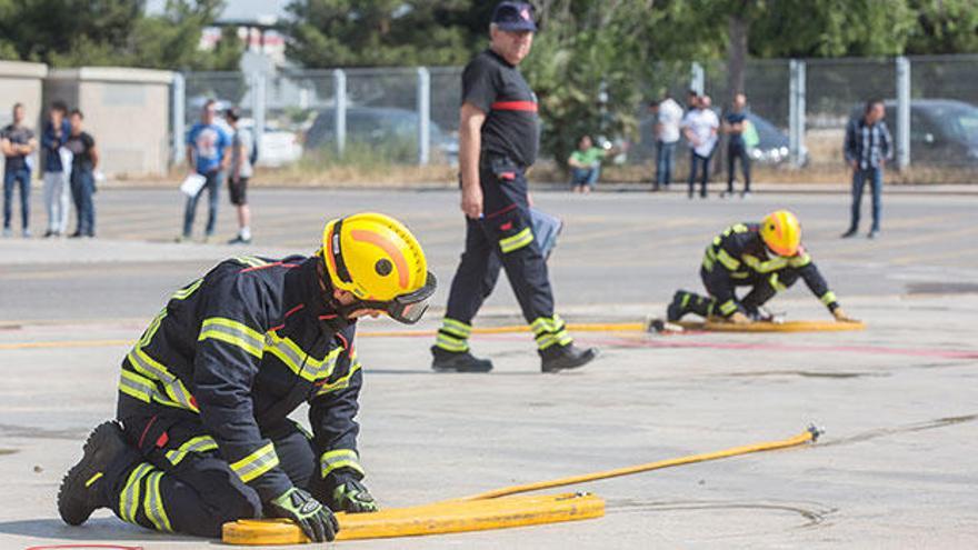 El curso para los 45 bomberos de nuevo ingreso da comienzo mañana