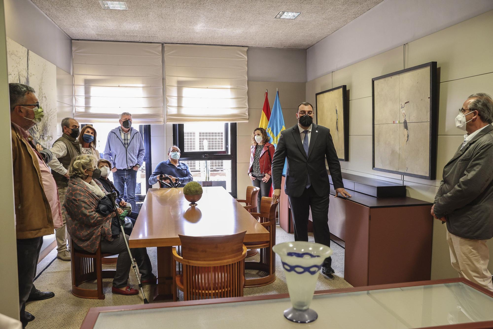 Así fue la visita guiada por Barbón a "la casa" presidencial para los lectores de LA NUEVA ESPAÑA