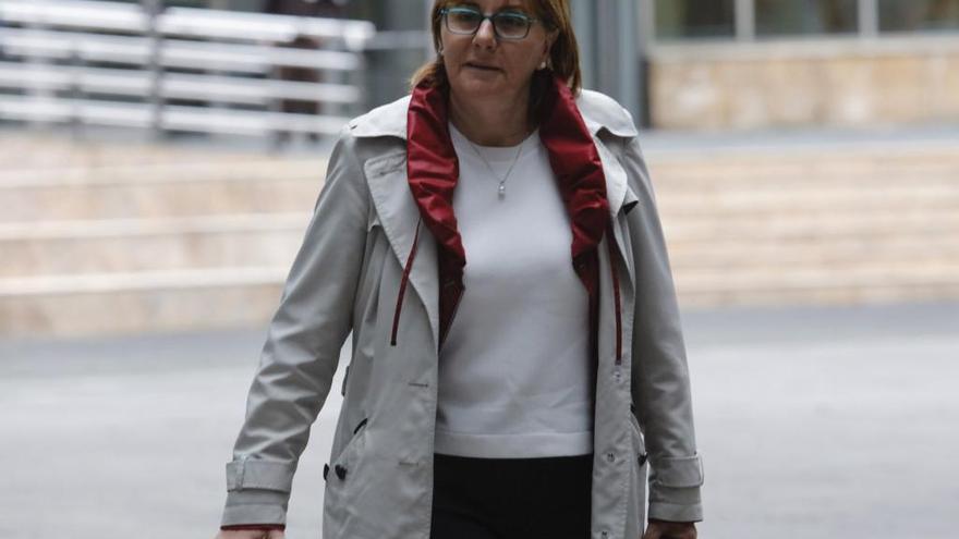 Pilar Varela, esta mañana a su llegada a la Audiencia Provincial.