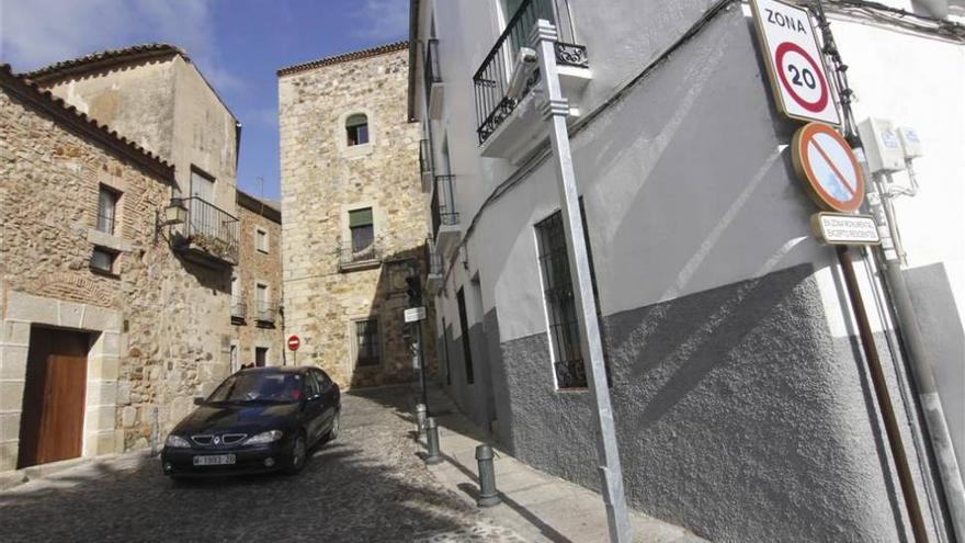 Un dispositivo especial blinda el casco viejo de Cáceres durante los nueve días de Pasión