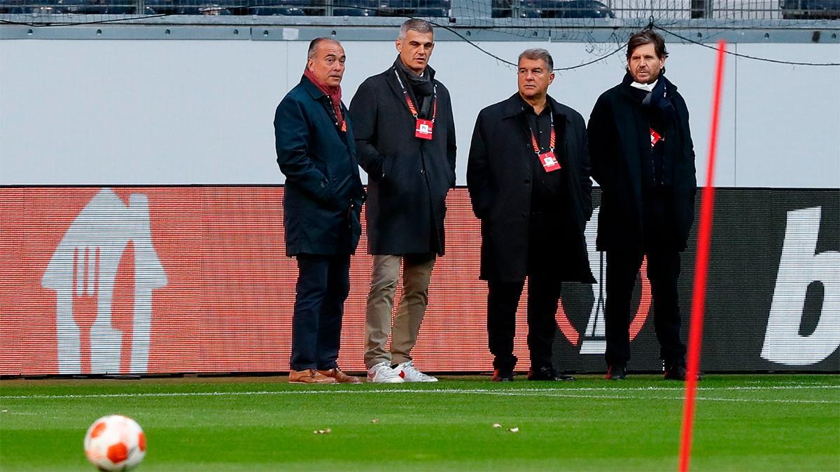 El Barça se ejercita en el Deutsche Bank Park