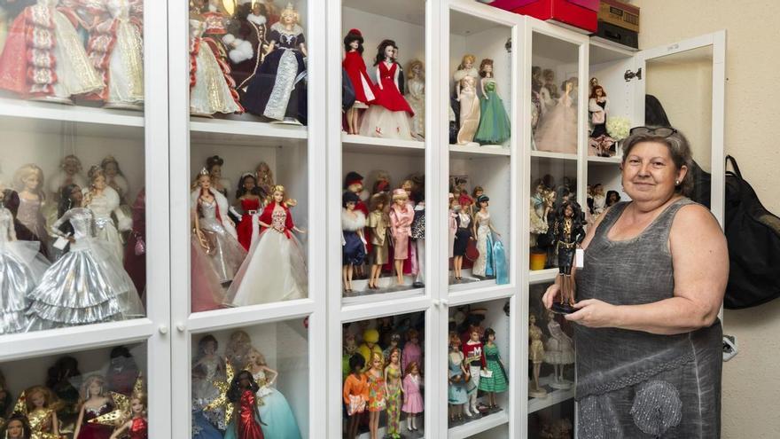 La mujer de las 500 Barbie vive en Valencia: &quot;Valen más que mi casa&quot;