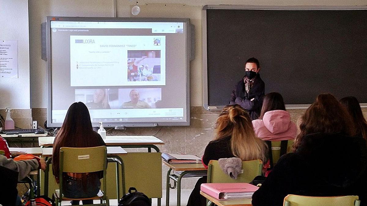 Los alumnos del IES Alfonso IX, durante la jornada sobre deporte e inclusión.