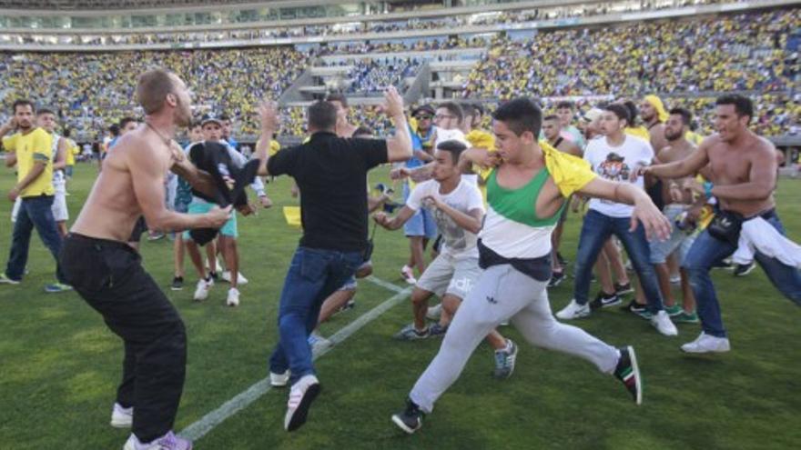 Caos en el partido Las Palmas - Córdoba