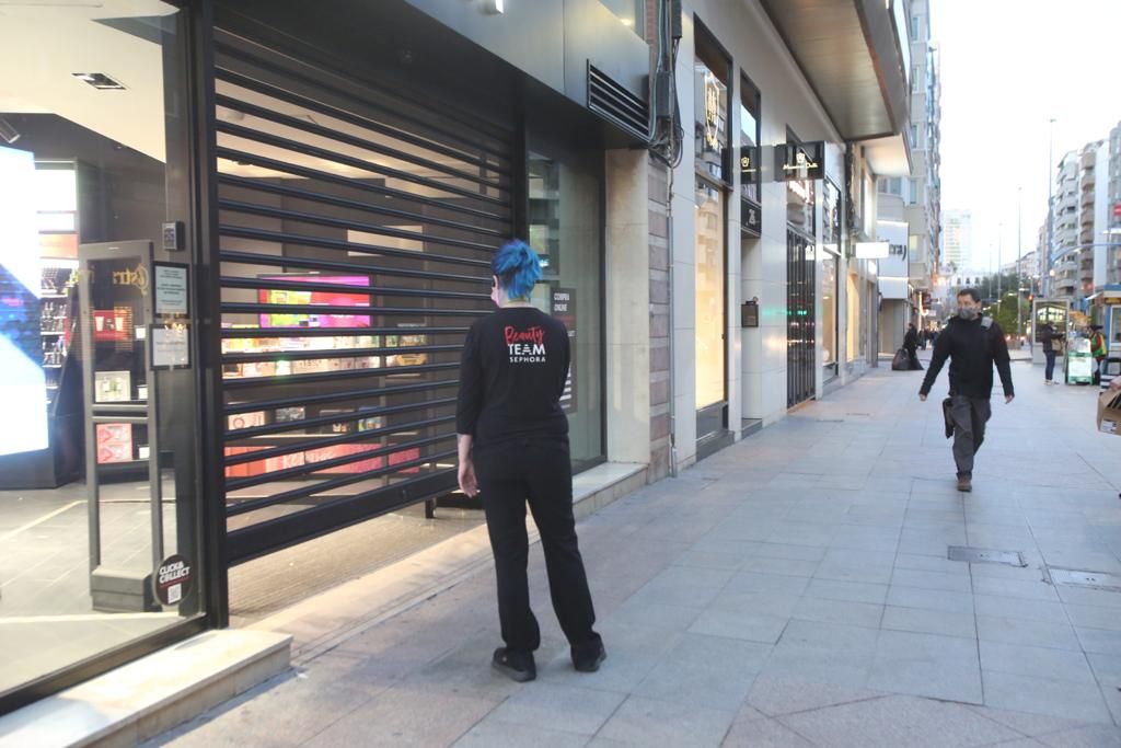 Primer día del adelanto del cierre del comercio a las 18.00 horas por las restricciones