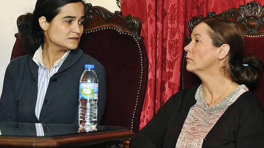 Acompañada por un familiar y con la cara tapada: así salió Triana Martínez de prisión 11 años después del asesinato de Isabel Carrasco