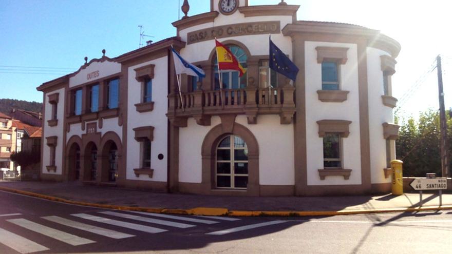 O BNG de Outes critica o recorte en obras para «pagar desfases»