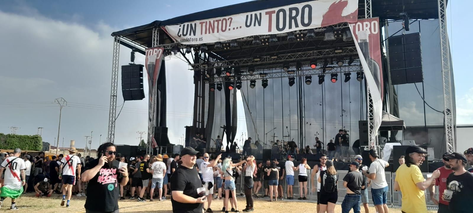 GALERÍA | La primera jornada del Festival "Vintoro" llena Toro de rock, "fuego" y un gran ambiente