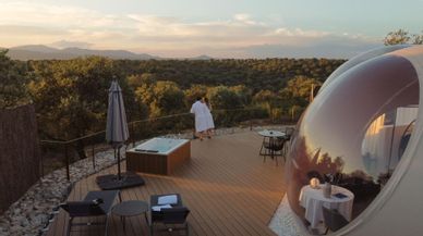 Dormir en sitios raros y baratos: casitas en los árboles, burbujas bajo las estrellas, un vagón de tren…