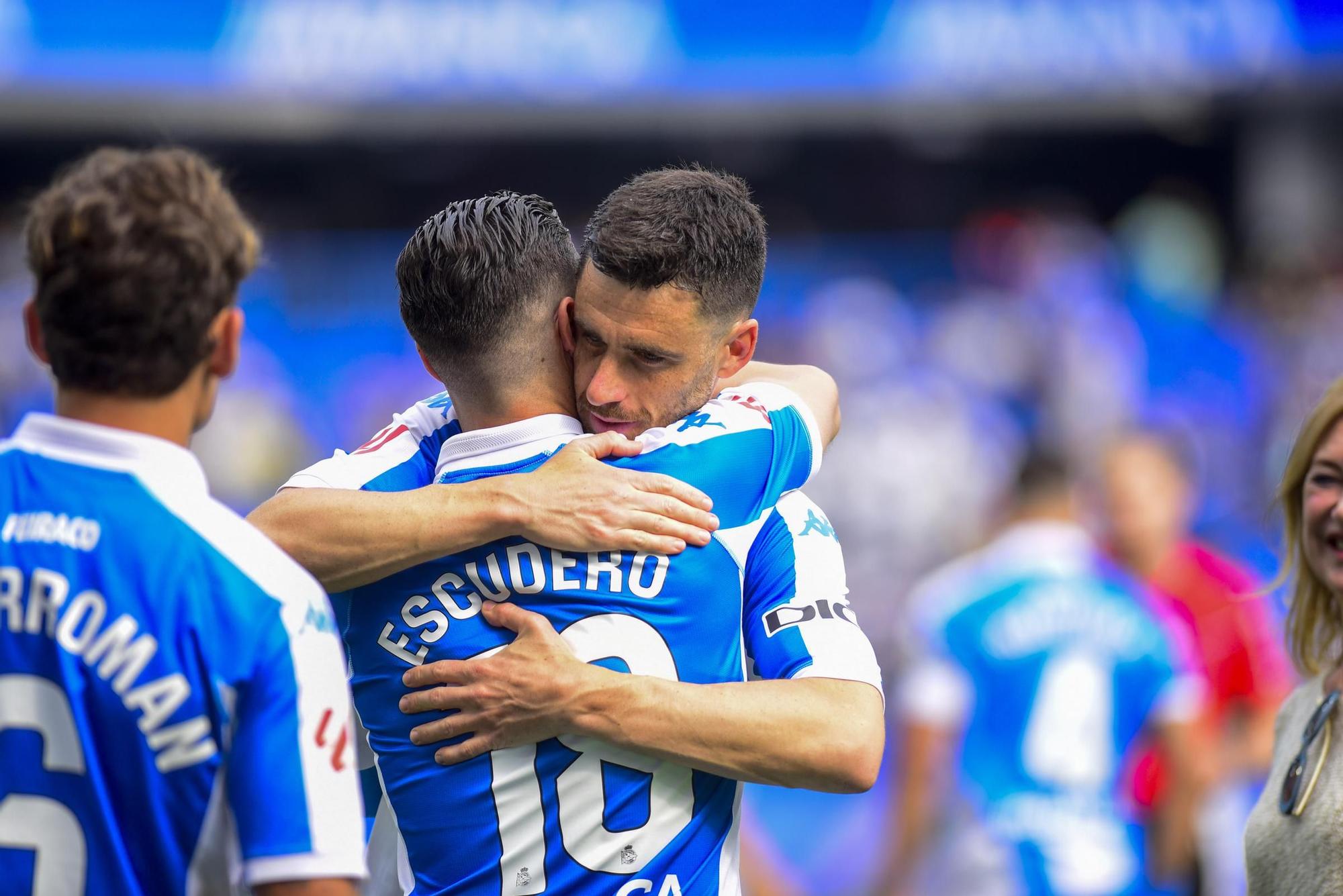 El Dépor cae goleado (0-4) por el Elche para cerrar la temporada 2025-25 en Riazor