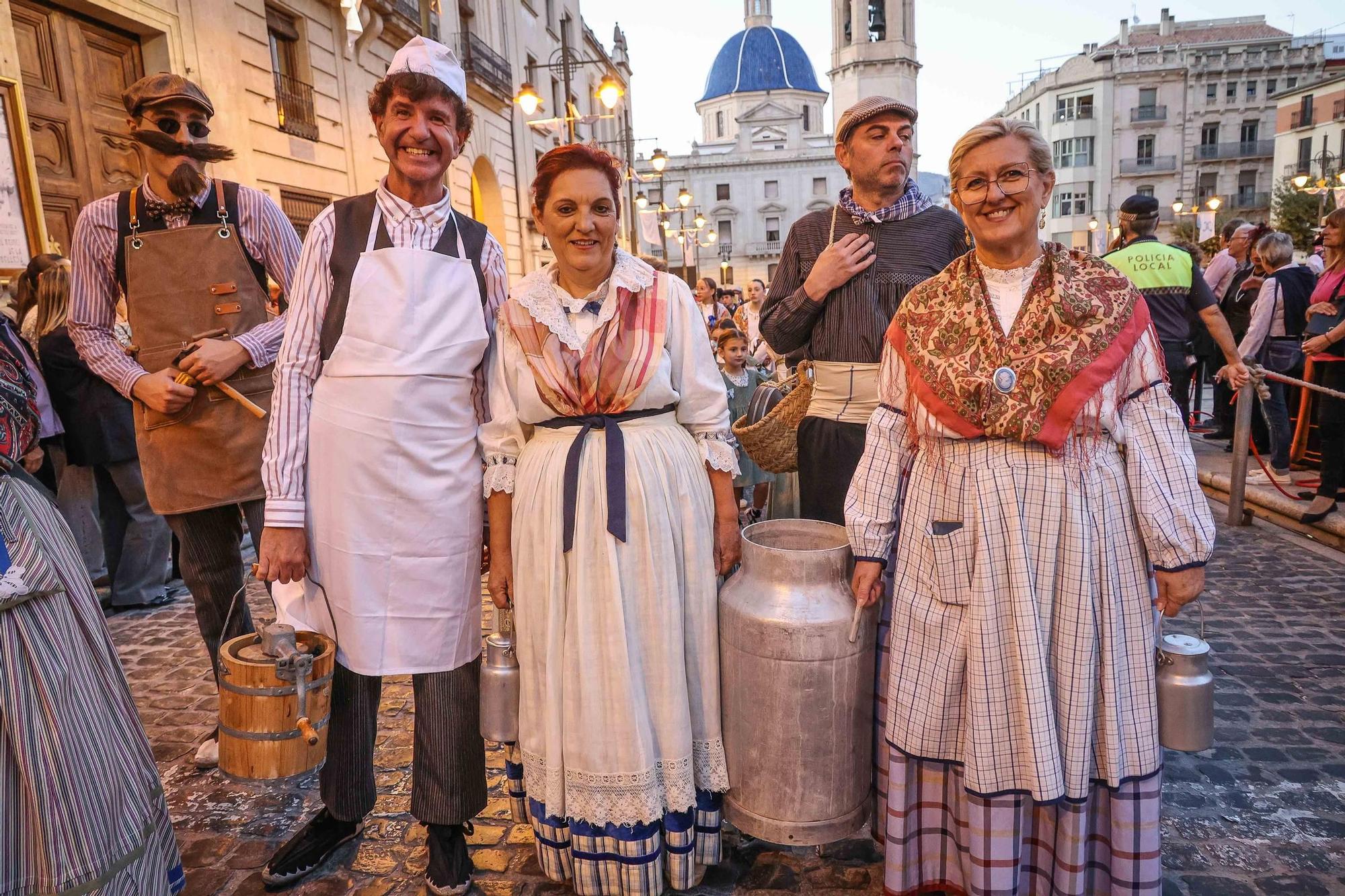 Inicio de la Feria Modernista de Alcoy 2025
