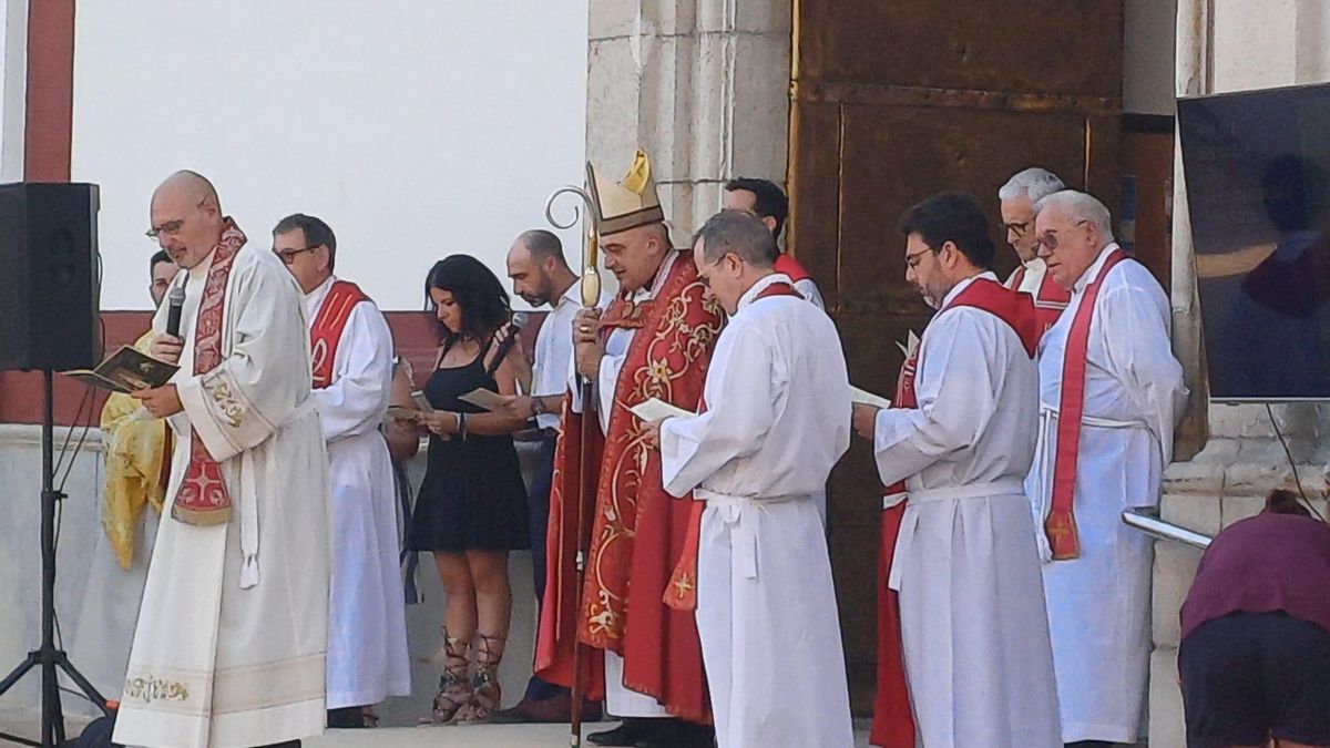 El Arzobispo de Valencia dirigió la celebración.