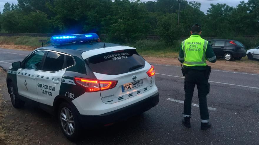 Patrulla de la Guardia Civil en Porriño. // GC