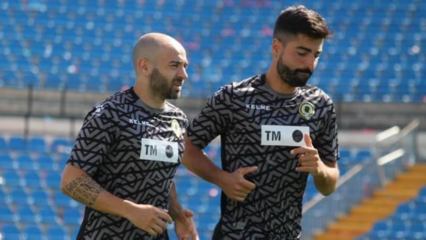 Chechu y Carlos Martínez, en el entrenamiento de ayer en el Rico Pérez.